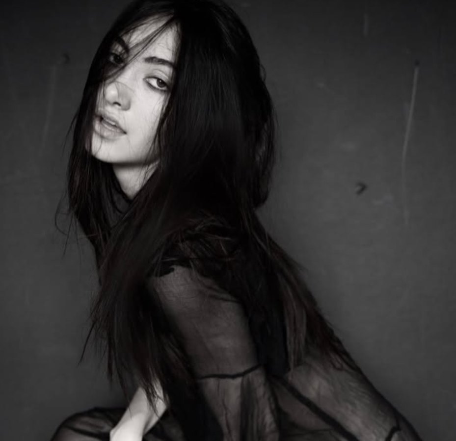 Lara Knezevic as Celine